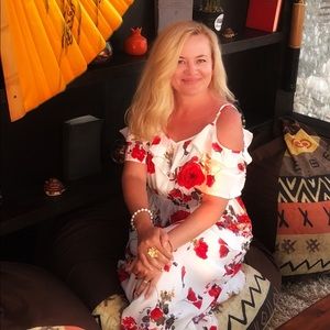 Meet your Posher, Elena